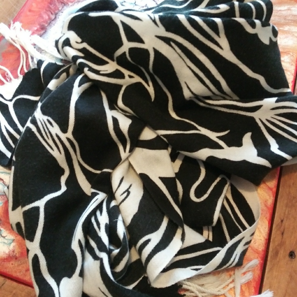 Scarf - Picture 2 of 3